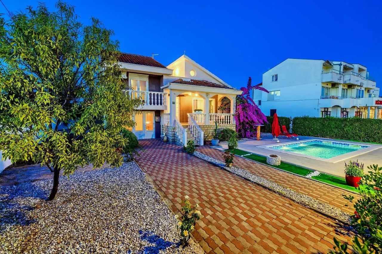 Holiday Home Sokolar Privlaka
