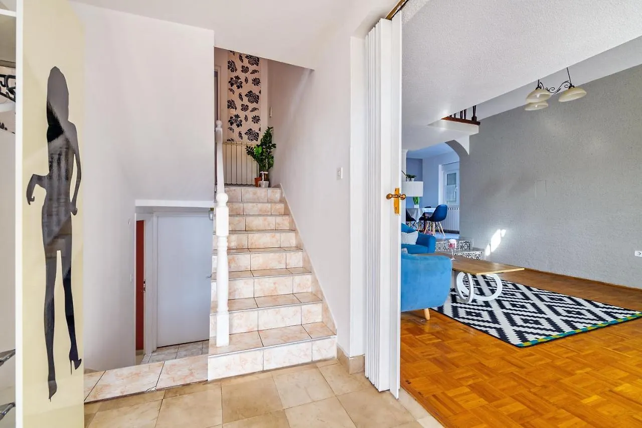 Holiday Home Sokolar Privlaka  Kroatien