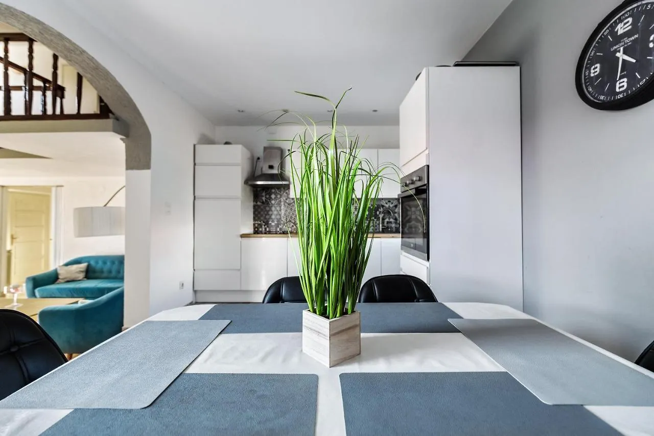Holiday Home Sokolar Privlaka  Kroatien